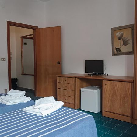 Hotel Mediterraneo Гуардия-Пьемонтезе Экстерьер фото