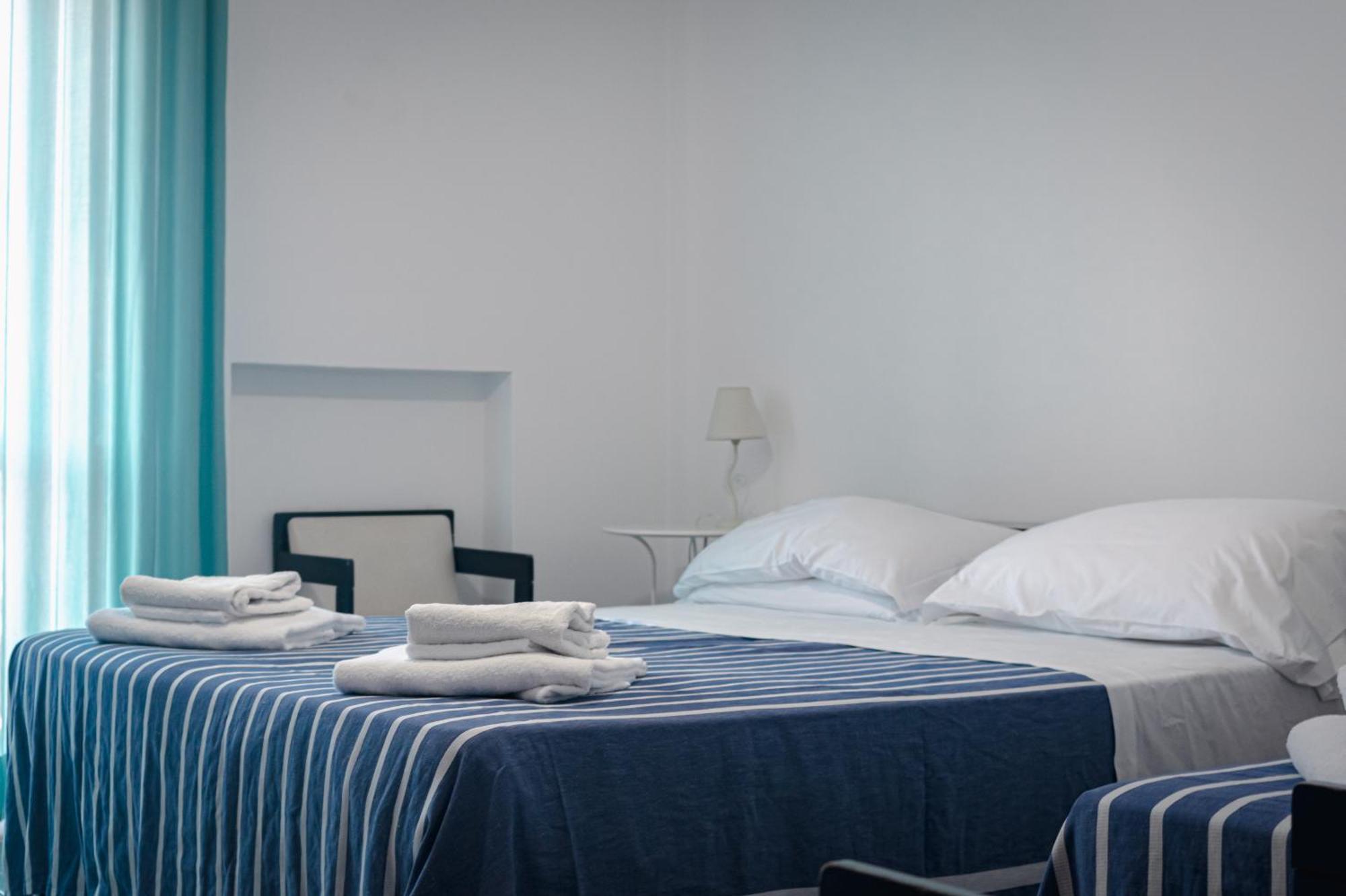 Hotel Mediterraneo Гуардия-Пьемонтезе Экстерьер фото